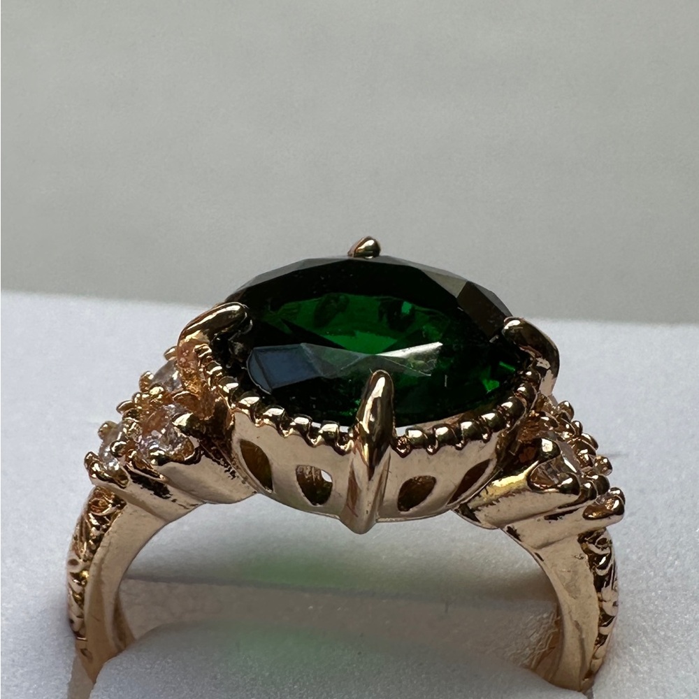 Emerald Color Ring - image 4